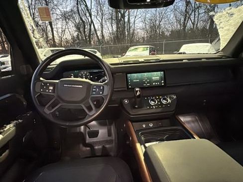 Used 2022 Land Rover Defender 110 X-Dynamic SE image 7