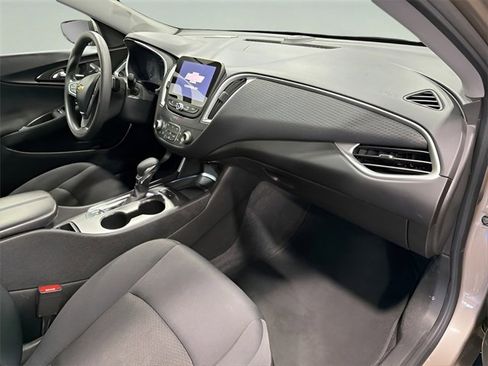 Used 2024 Chevrolet Malibu LT image 13
