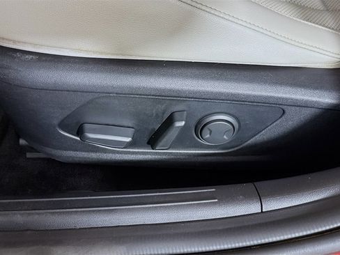 Used 2021 Hyundai Elantra Limited image 24