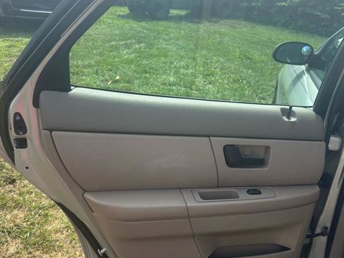 Used 2006 Ford Taurus SE FWD image 18