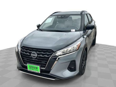 Used 2023 Nissan Kicks SR w/ SR Premium Package FWD image 1