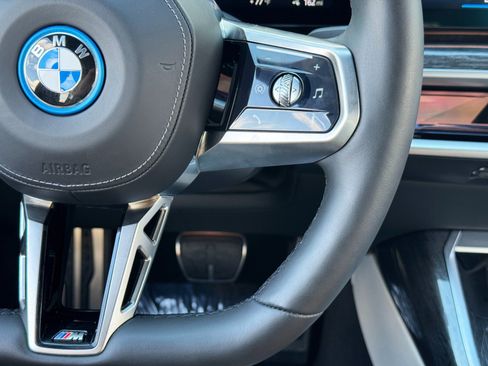 Used 2023 BMW i7 xDrive60 w/ Executive Package 2 image 24