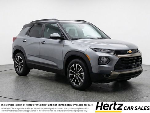 Used 2025 Chevrolet TrailBlazer LT FWD image 1