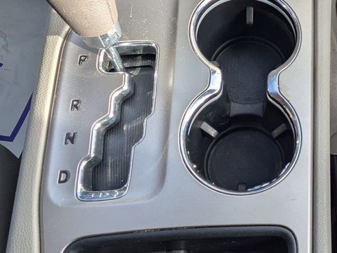 Used 2012 Jeep Grand Cherokee Laredo w/ Laredo E Group image 19