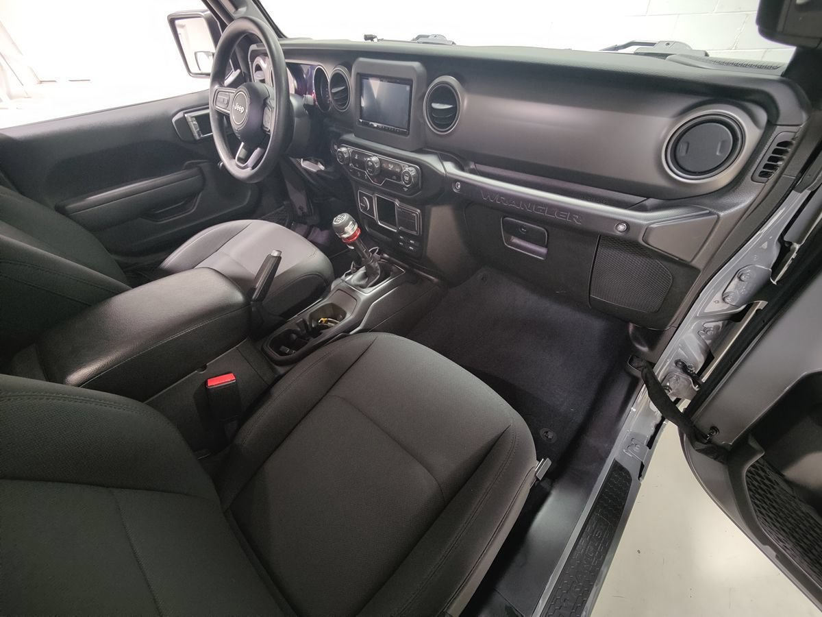 Used 2022 Jeep Wrangler Sport AWD/4WD image 19