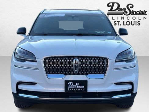 Used 2023 Lincoln Aviator Reserve w/ Equipment Group 201A image 2