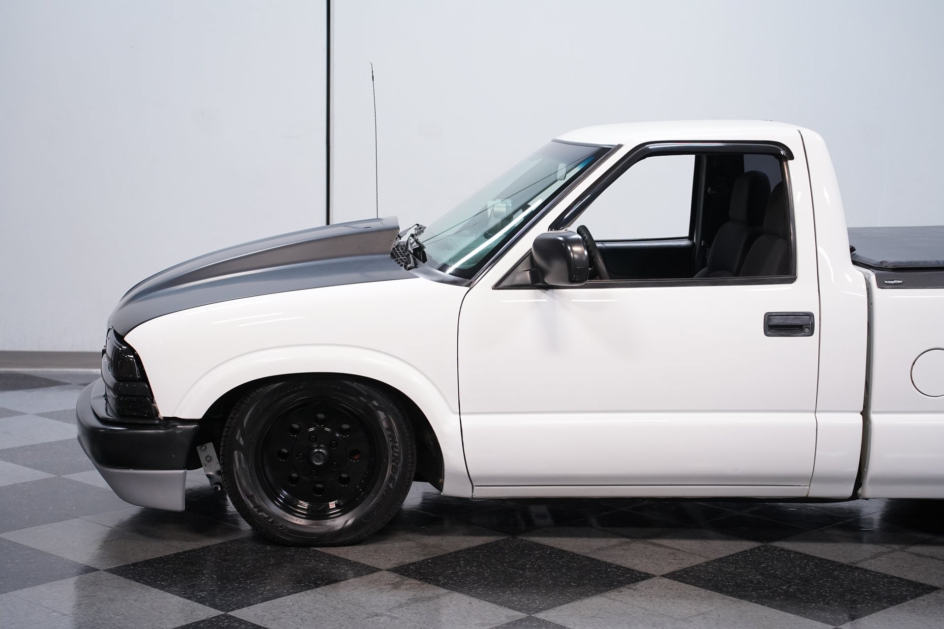 Used 2003 Chevrolet S10 Pickup 2WD Regular Cab image 18