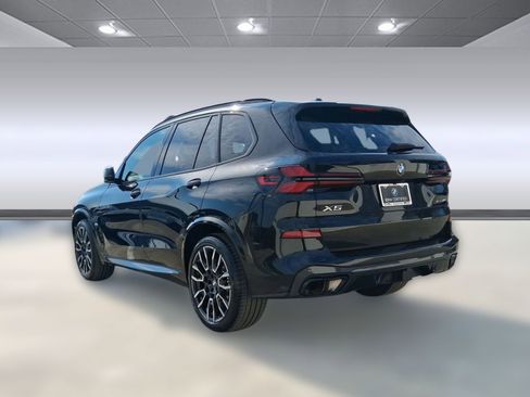 Certified 2024 BMW X5 xDrive40i w/ M Sport Package image 3