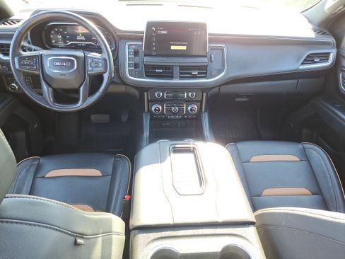 Used 2023 GMC Yukon AT4 w/ AT4 Premium Package image 9
