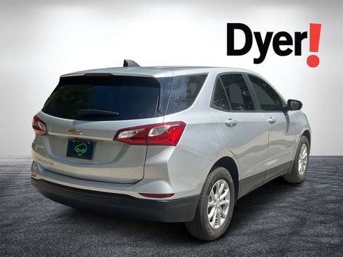 Used 2020 Chevrolet Equinox LS w/ LS Convenience Package FWD image 6