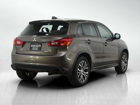 Used 2017 Mitsubishi Outlander Sport ES image 5
