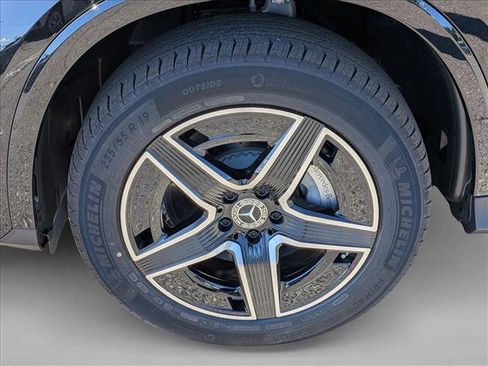 Used 2026 Mercedes-Benz GLC 300 image 9