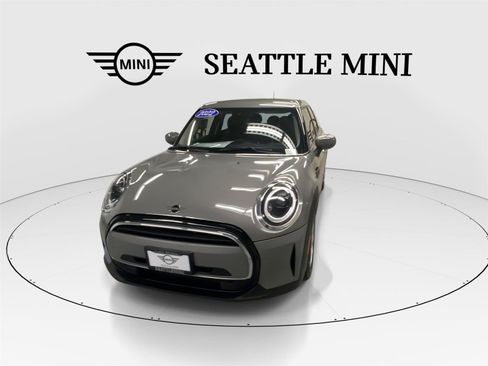 Used 2022 MINI Cooper 4-Door Hardtop FWD image 4
