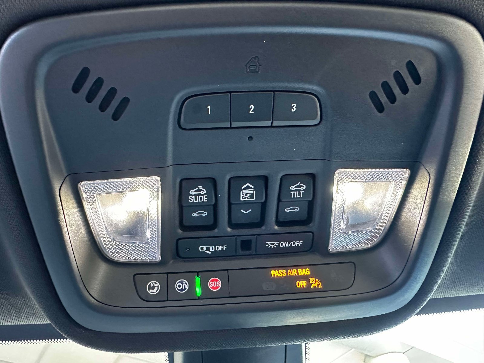 Used 2023 Chevrolet Traverse RS AWD/4WD image 35