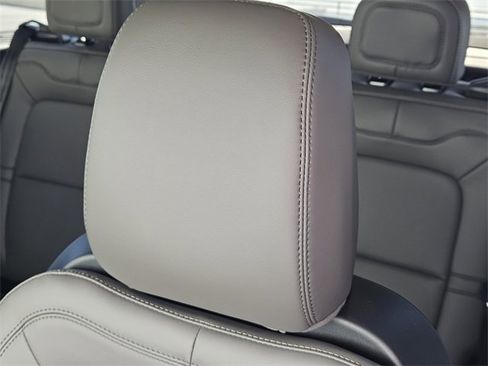 New 2026 Lincoln Corsair Premiere image 14