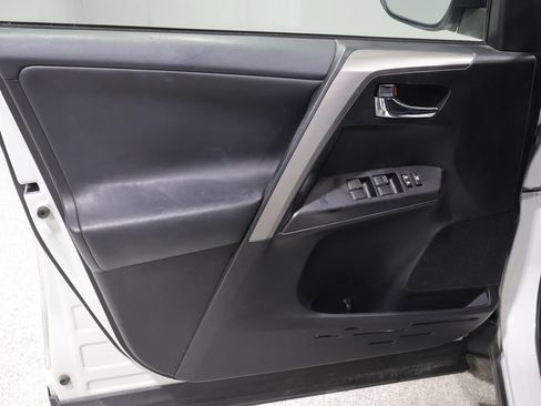 Used 2017 Toyota RAV4 XLE AWD/4WD image 13