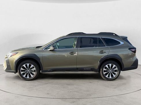 Used 2025 Subaru Outback Limited image 2