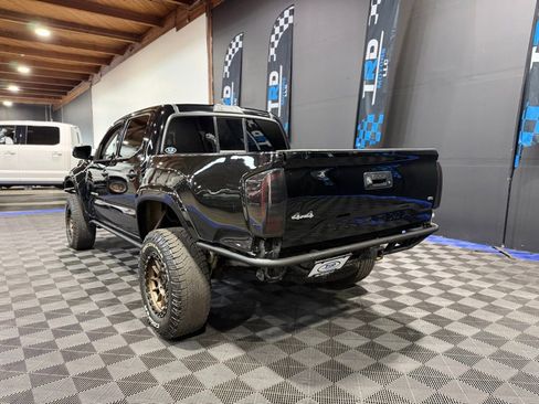 Used 2016 Toyota Tacoma SR5 w/ SR5 Appearance Package (SN) image 3