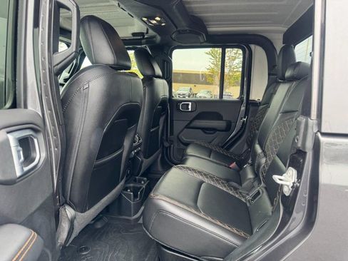 Used 2021 Jeep Gladiator Overland AWD/4WD image 10