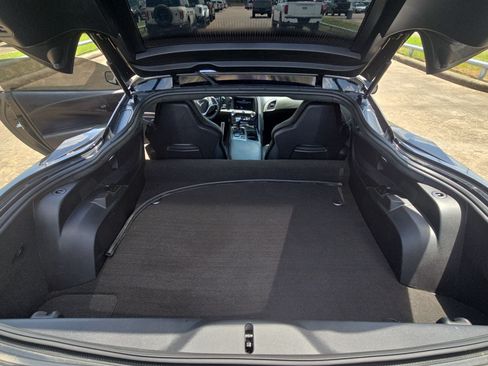 Used 2015 Chevrolet Corvette Z06 w/ 3LZ Preferred Equipment Group RWD image 26