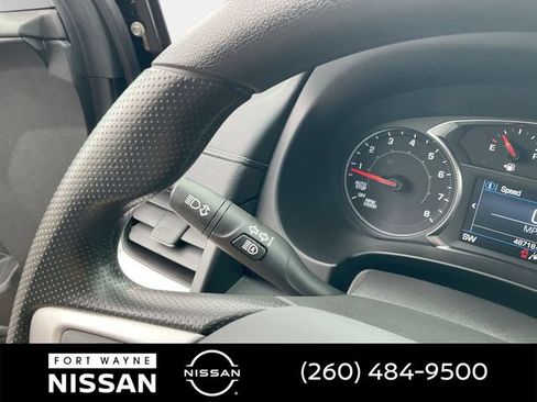 Used 2024 GMC Terrain SLE AWD/4WD image 23