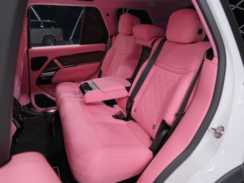 Used 2025 Land Rover Range Rover SE image 24