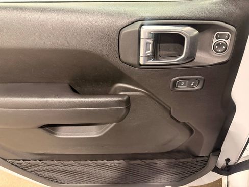 Used 2025 Jeep Wrangler Sport S image 14