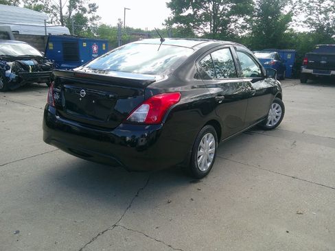 Used 2018 Nissan Versa S Plus image 4