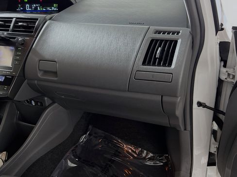 Used 2013 Toyota Prius V Five image 35