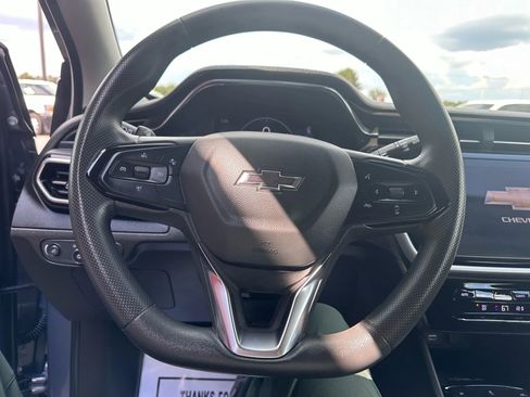 Used 2022 Chevrolet Bolt EUV LT w/ Driver Confidence Package image 6