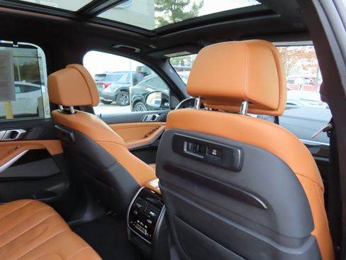 Used 2019 BMW X5 xDrive40i w/ Executive Package image 36
