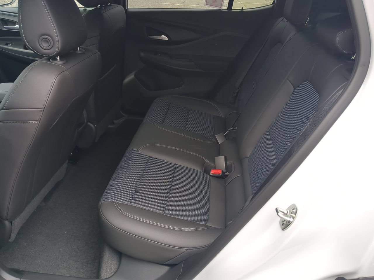 New 2026 Buick Envista Sport Touring w/ Convenience I Package FWD image 28