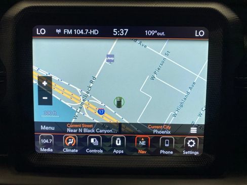Used 2022 Jeep Wrangler Unlimited Sahara AWD/4WD image 25