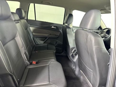 Used 2023 Volkswagen Atlas SE image 25