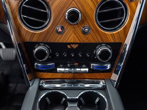 Used 2021 Rolls-Royce Cullinan image 36