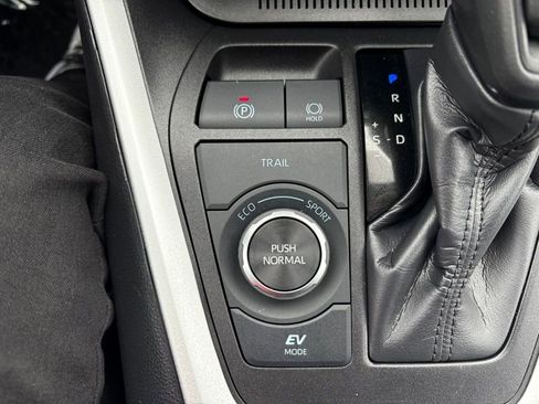 Certified 2024 Toyota RAV4 LE image 29