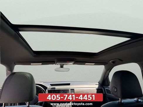 Used 2020 Volkswagen Atlas Cross Sport SE w/ Panoramic Sunroof Package FWD image 15