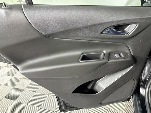 Used 2019 Chevrolet Equinox LT image 25