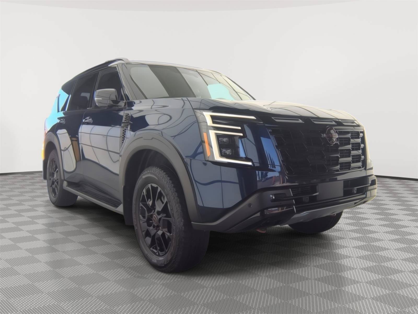 Used 2025 Nissan Armada PRO-4X w/ Pro-4X Premium Package AWD/4WD image 2