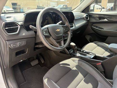 Used 2024 Chevrolet TrailBlazer LT FWD image 14