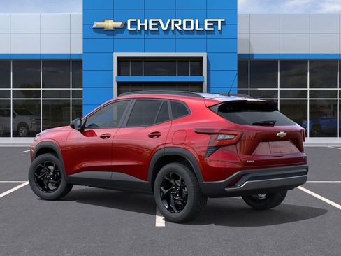 New 2026 Chevrolet Trax LT w/ Midnight Edition FWD image 3