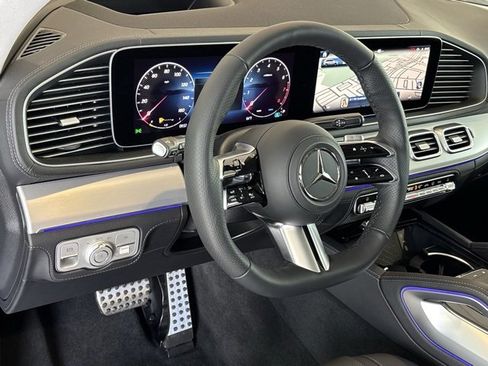New 2025 Mercedes-Benz GLS 580 4MATIC image 18