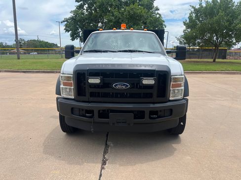 Used 2009 Ford F550 2WD Regular Cab Super Duty image 4