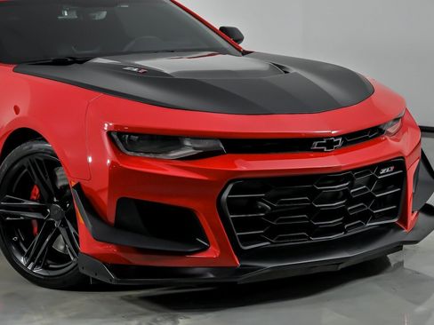 Used 2021 Chevrolet Camaro ZL1 image 3