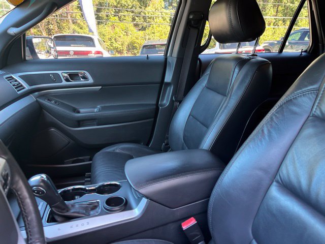 Used 2015 Ford Explorer XLT w/ Equipment Group 202A FWD image 10