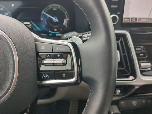 Certified 2024 Kia Sorento SX Prestige w/ Panoramic Sunroof Package image 21