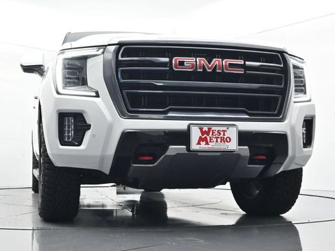 Used 2023 GMC Yukon XL AT4 AWD/4WD image 32