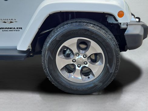 Used 2017 Jeep Wrangler Unlimited Sahara w/ Connectivity Group image 3