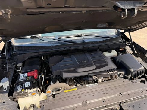 Used 2021 Nissan Titan SV w/ SV Convenience Package AWD/4WD image 29