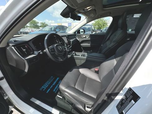 Used 2025 Volvo XC60 B5 Core w/ Climate Package AWD/4WD image 10